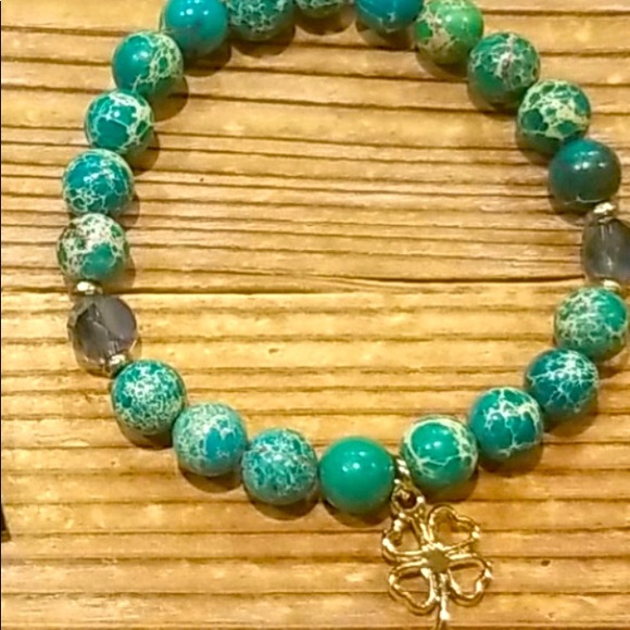 Handmade Sea Jasper Shamrock Bracelet with Shamrock charm! - Picture 3 of 3
